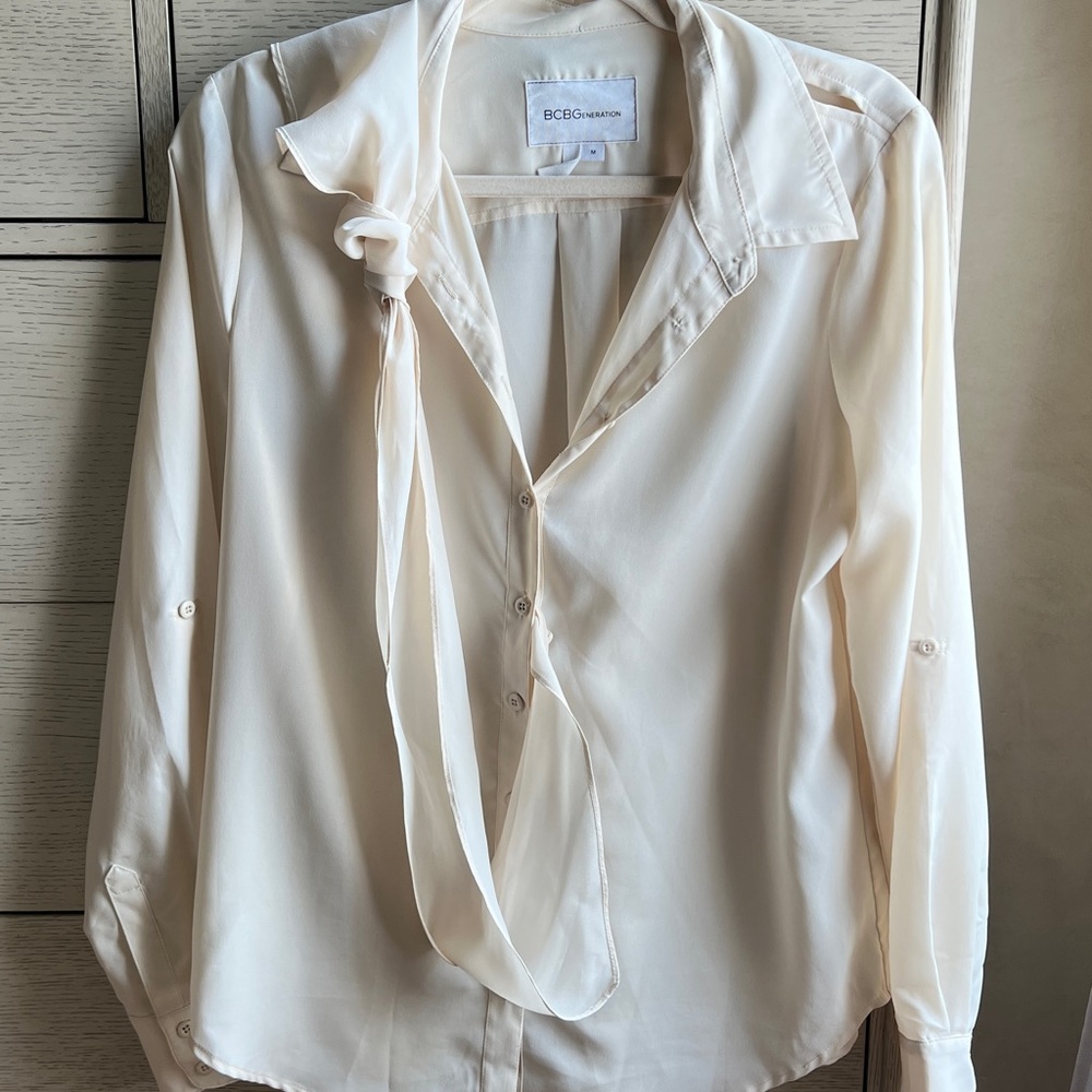 BCBGeneration beige blouse